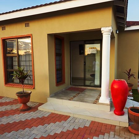 The Bravo'S 2 Guest House Mahalapye Exterior photo