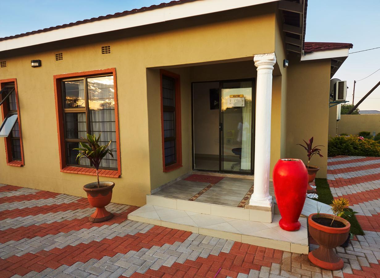 The Bravo'S 2 Guest House Mahalapye Exterior photo